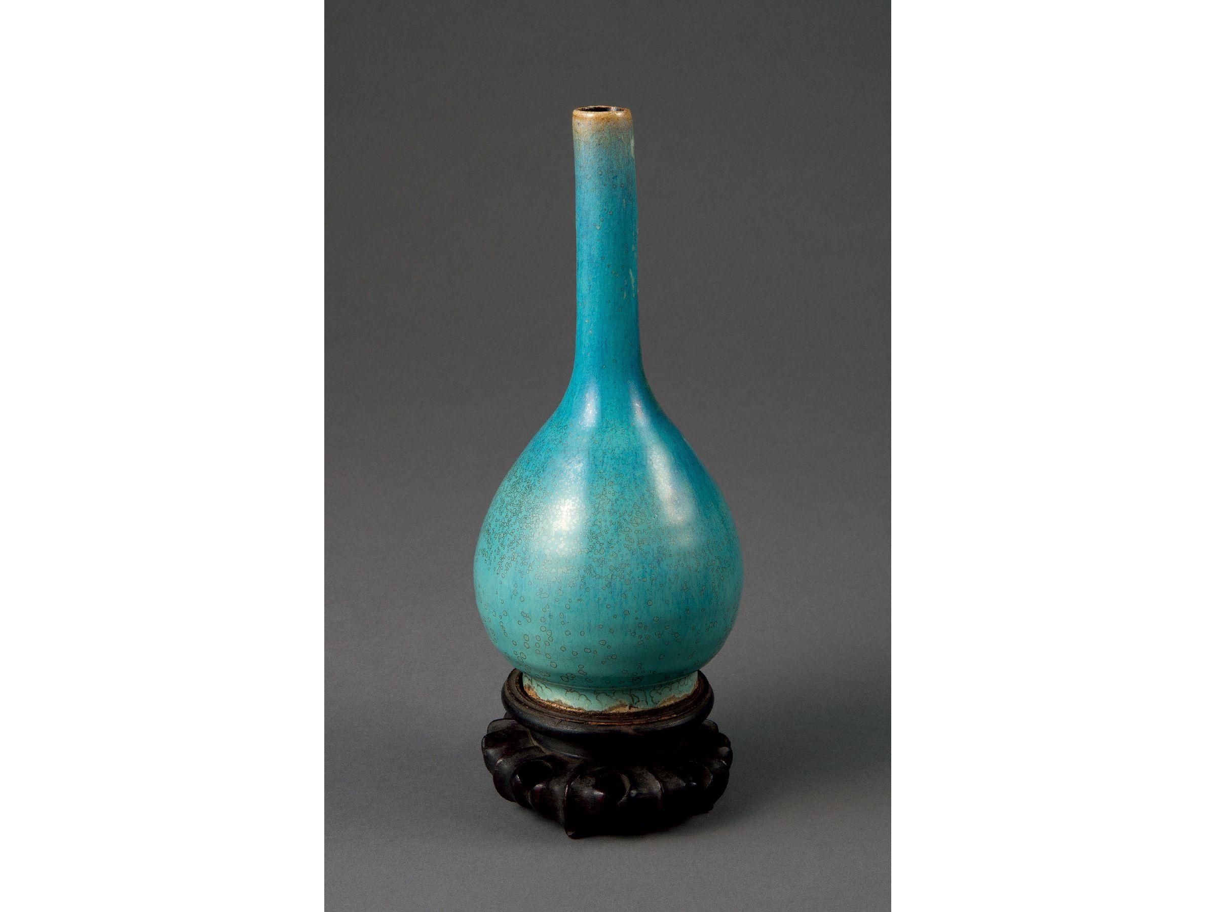 明石湾窑翠毛蓝釉长颈瓶